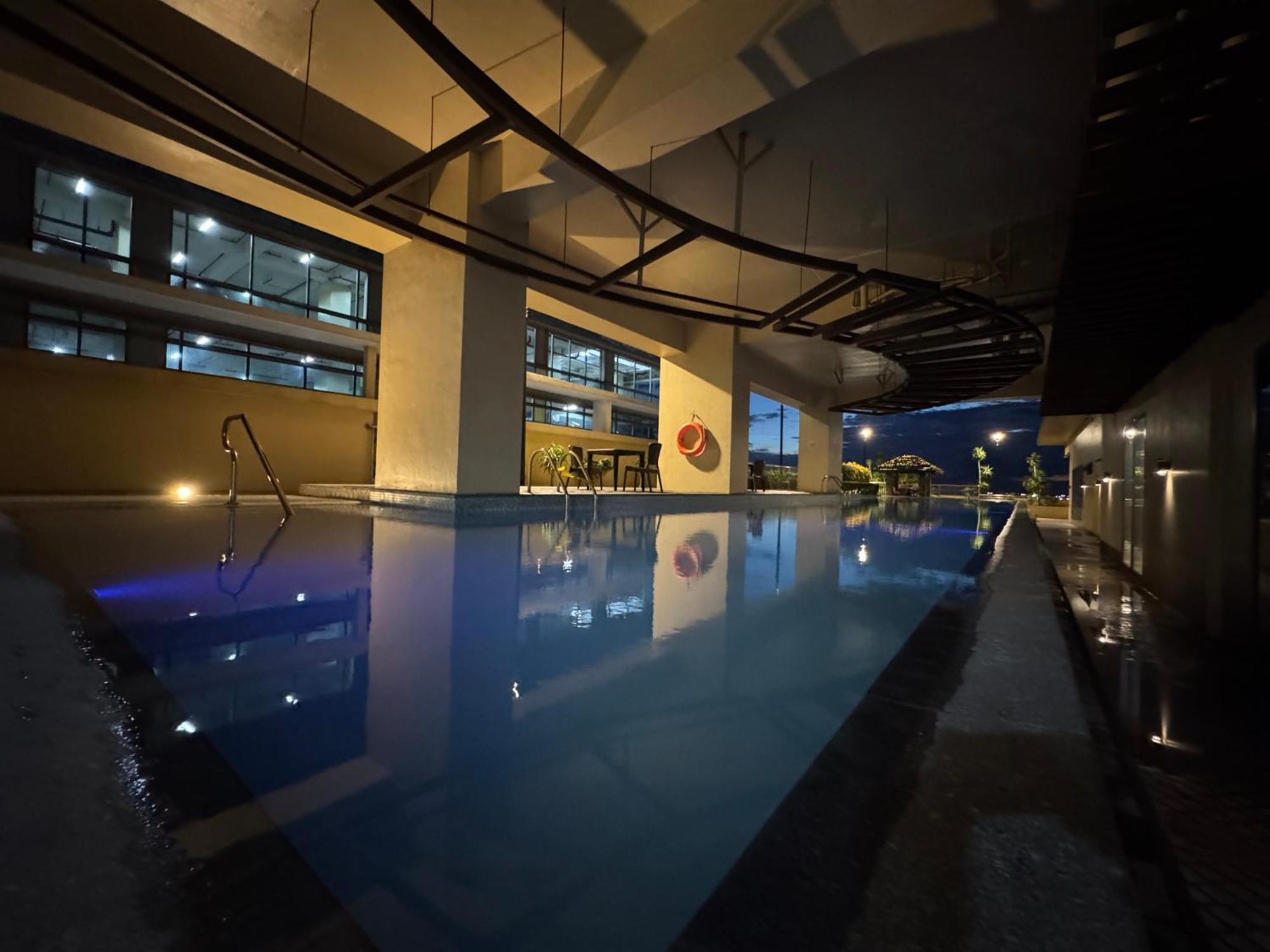 Grand Riviera Suites Manila Exterior photo
